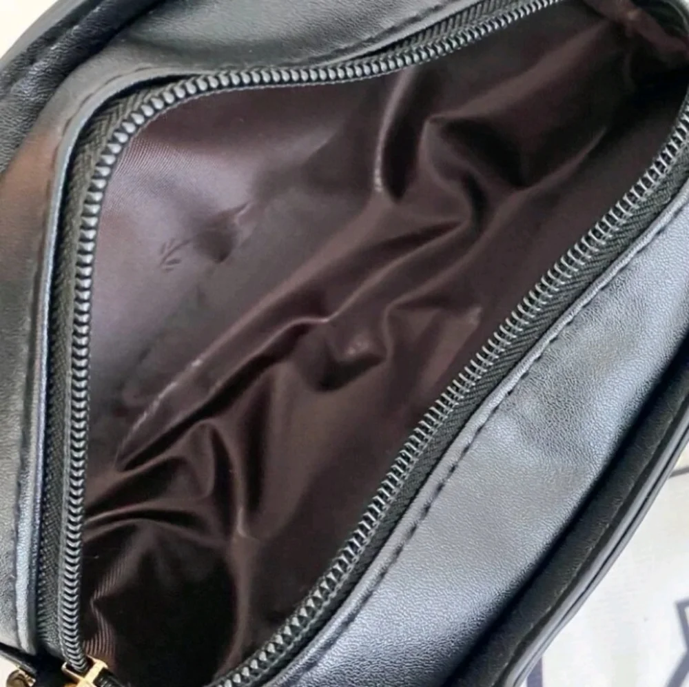 Game Controller Crossbag - Picture 6 of 8